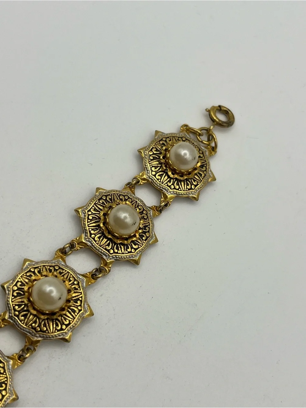 Damascene black enamel gold tone design faux pearl flower star bracelet vintage